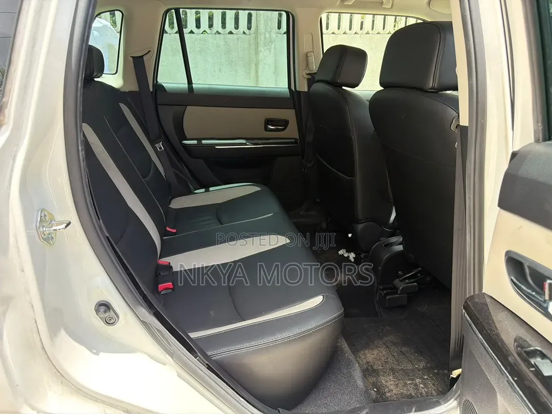 Mazda Verisa 2013 White