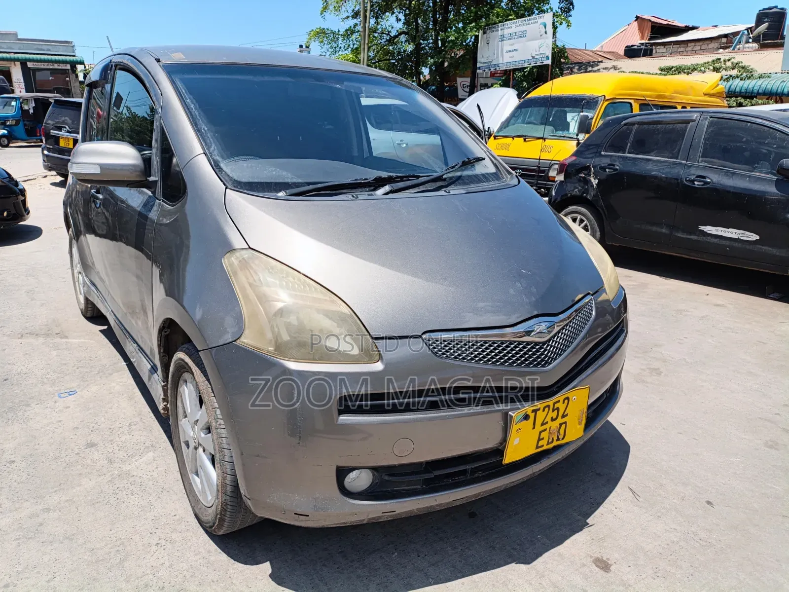 Toyota Ractis 2006 Gray