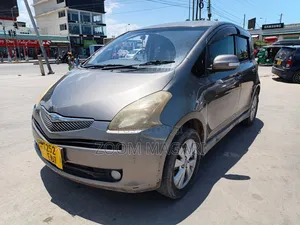 Toyota Ractis 2006 Gray
