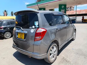Toyota Ractis 2006 Gray