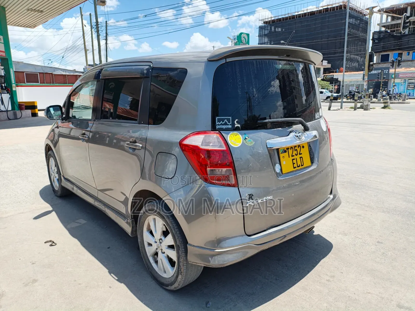 Toyota Ractis 2006 Gray