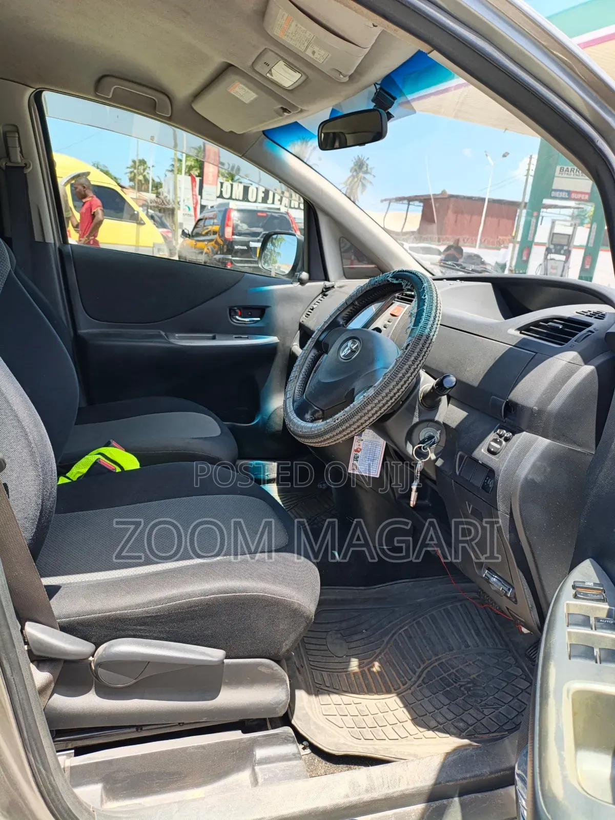 Toyota Ractis 2006 Gray