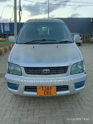 Toyota Noah 2.0 FWD (8 Seater) 2002 Silver