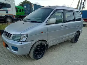 Toyota Noah 2.0 FWD (8 Seater) 2002 Silver