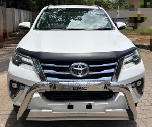 Toyota Fortuner 2021 White