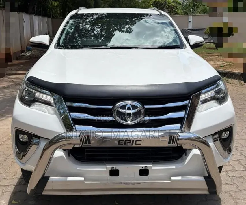 Toyota Fortuner 2021 White