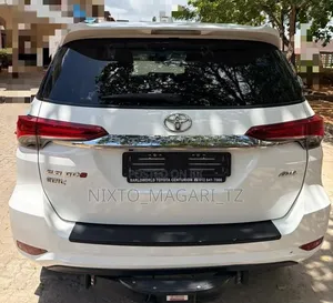 Toyota Fortuner 2021 White