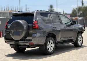 Toyota Land Cruiser Prado 2023 Gray