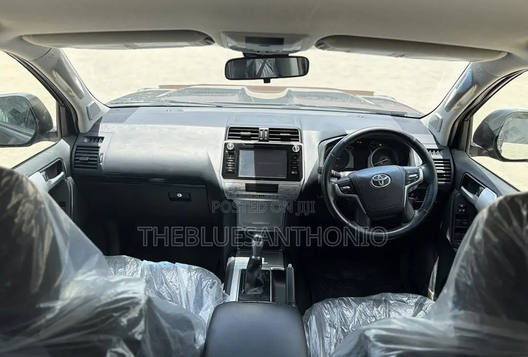 Toyota Land Cruiser Prado 2023 Gray