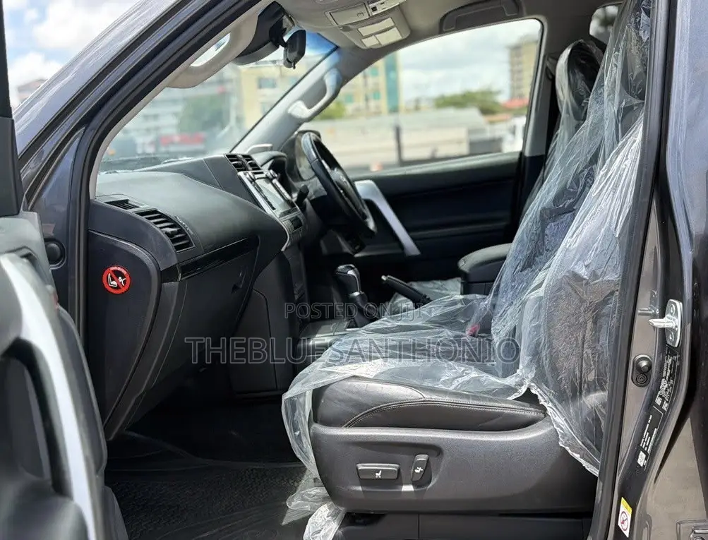 Toyota Land Cruiser Prado 2023 Gray