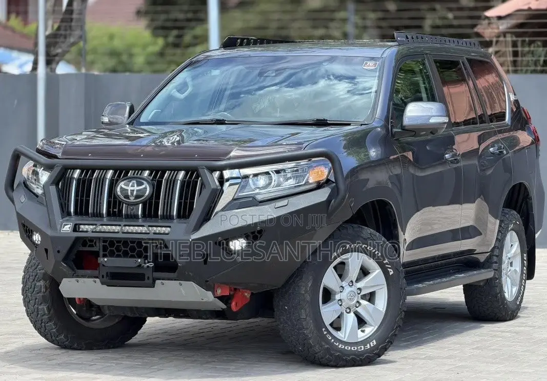 Toyota Land Cruiser Prado 2023 Gray