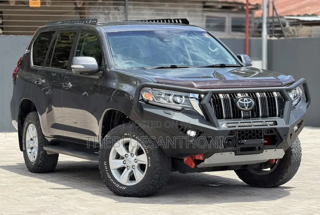 Toyota Land Cruiser Prado 2023 Gray