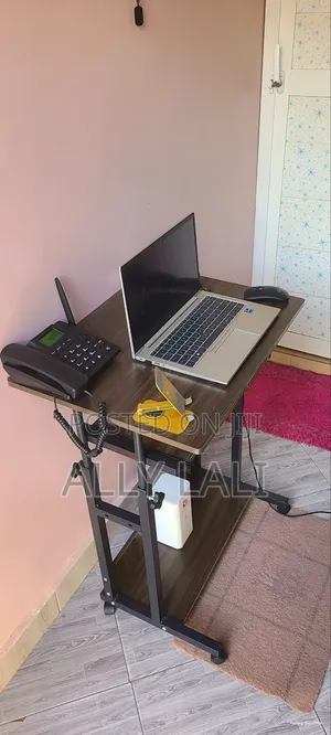 Computer/Laptop Table