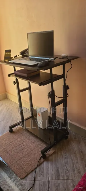 Computer/Laptop Table