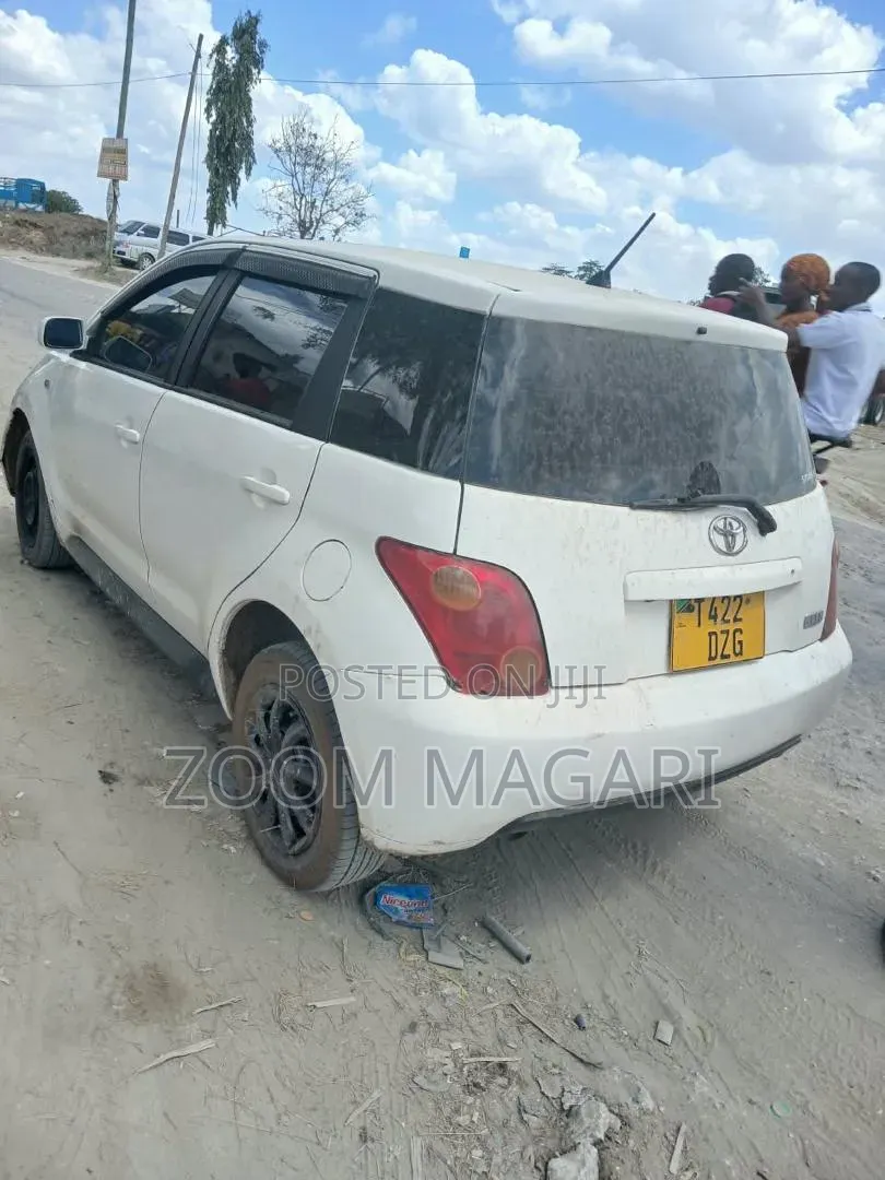 Toyota IST 2005 Pearl