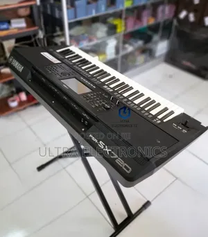 YAMAHA PSR Sx 720 Keyboard 61 Keys Arranger Workstation Keyboard