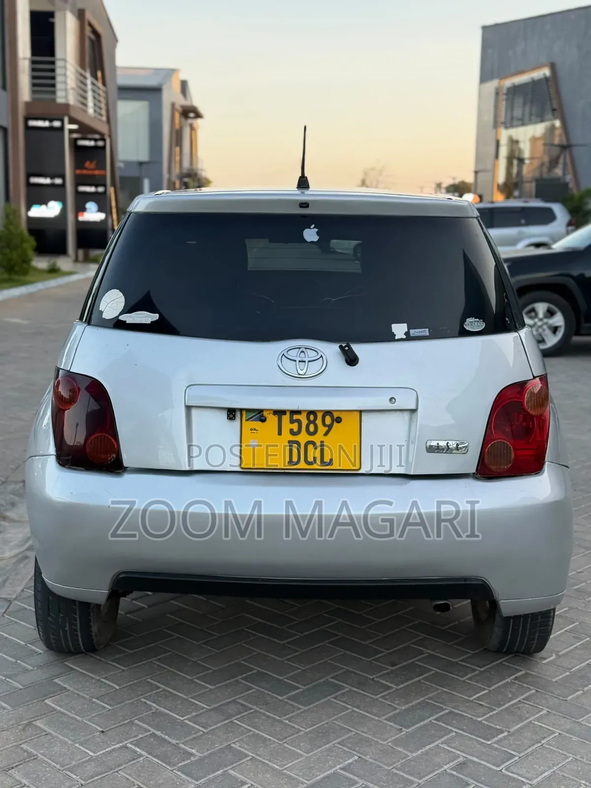 Toyota IST 2003 Silver
