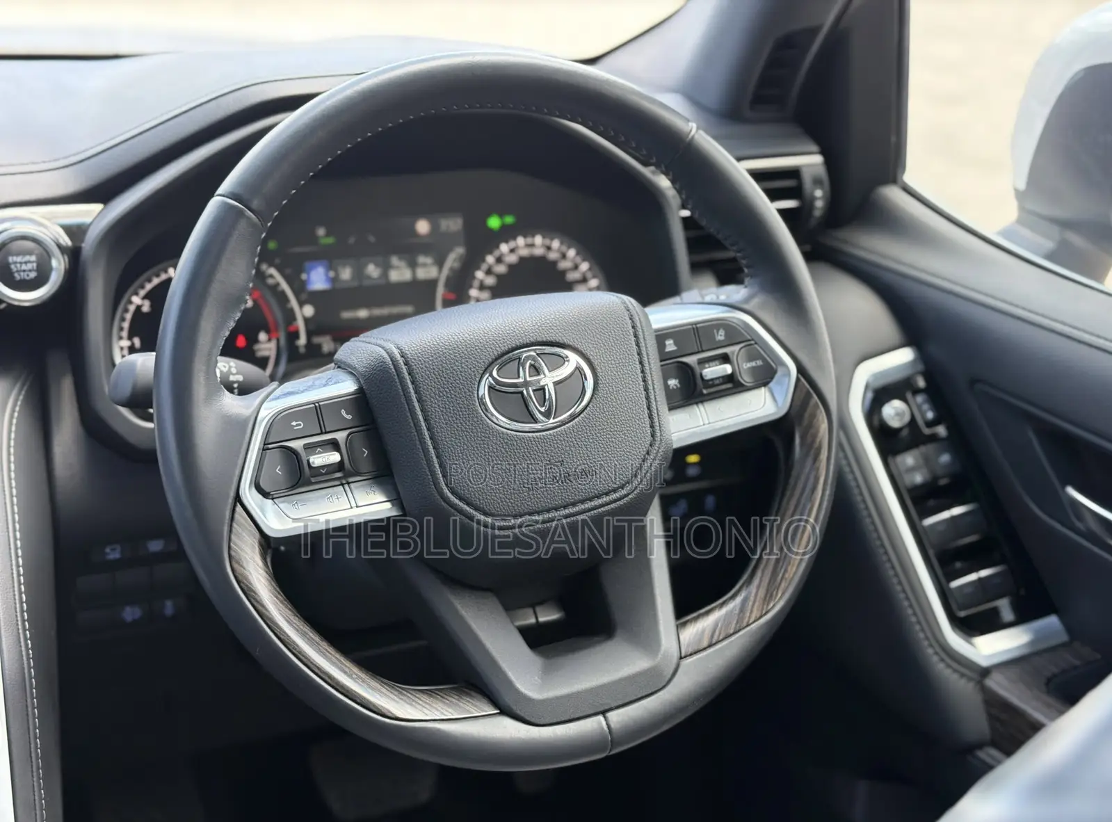 Toyota Land Cruiser LC300 2024 Beige