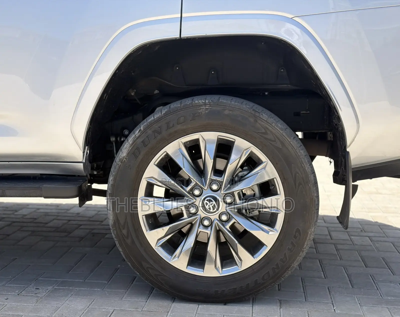 Toyota Land Cruiser LC300 2024 Beige