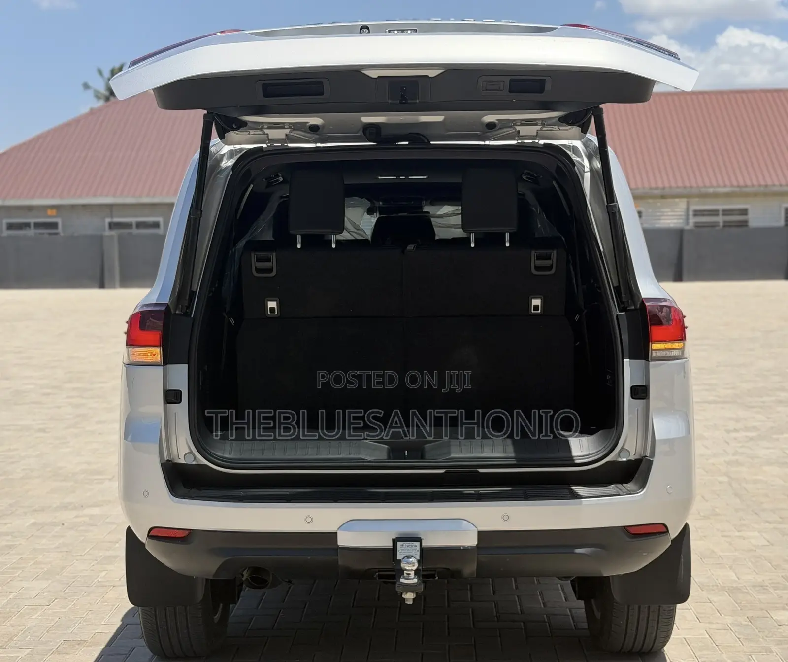 Toyota Land Cruiser LC300 2024 Beige