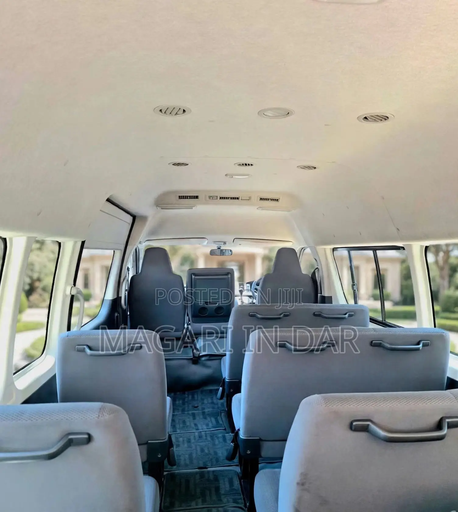 Toyota HiAce 2010 White