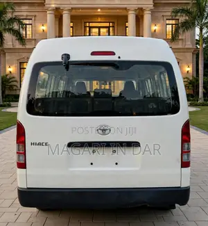 Toyota HiAce 2010 White