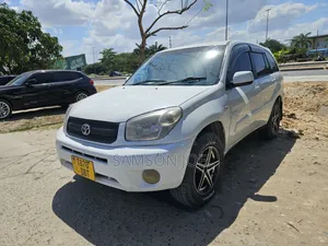 Toyota RAV4 2005 White