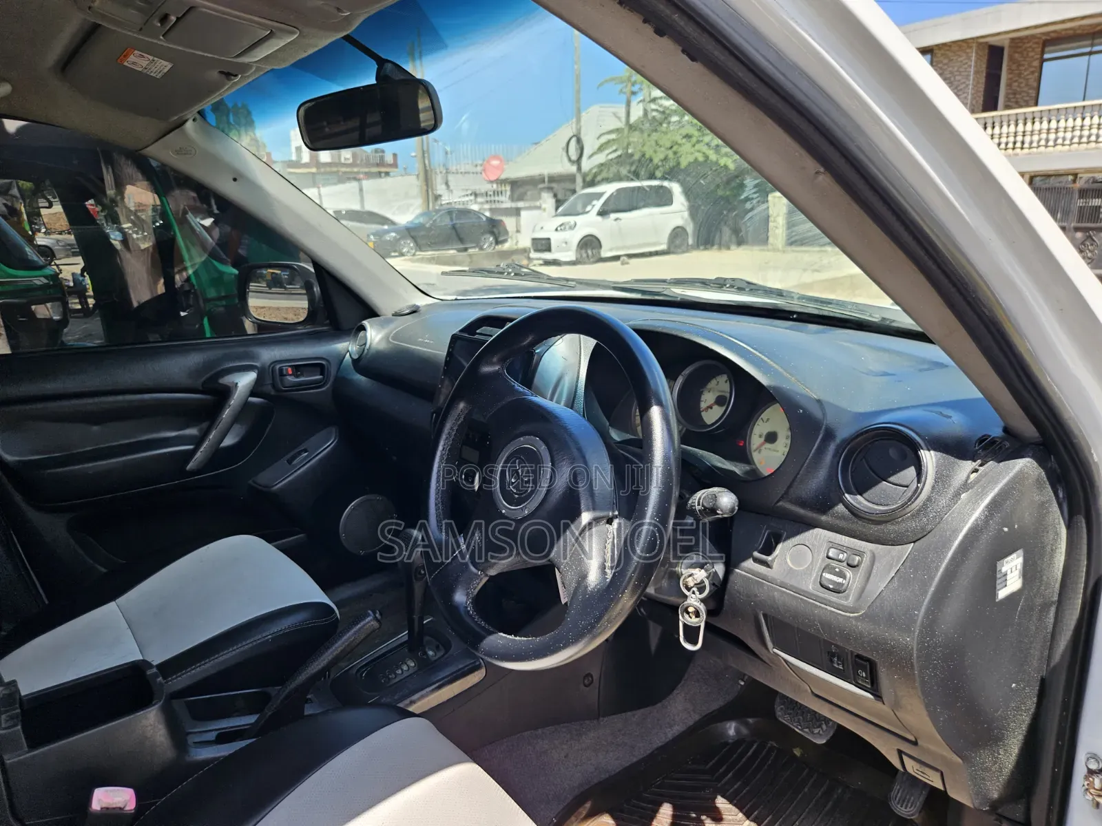 Toyota RAV4 2005 White