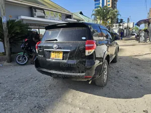Toyota Vanguard 2011 Black