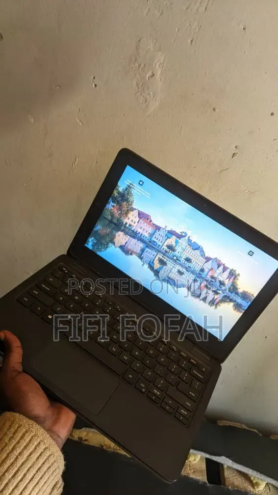Laptop Dell Latitude 11 3190 8GB Intel Core i5 HDD 1T