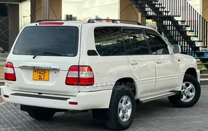 Toyota Land Cruiser HDJ 100 2002 White