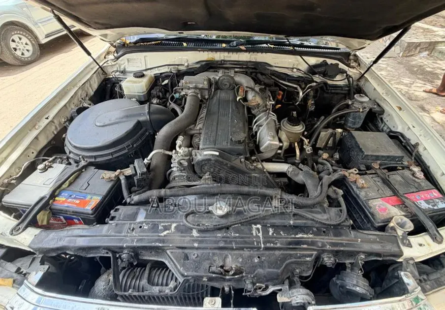 Toyota Land Cruiser HDJ 100 2002 White