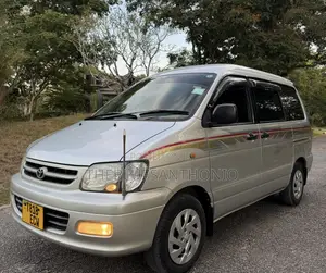Toyota Noah 2.0 AWD (8 Seater) 2002 Silver