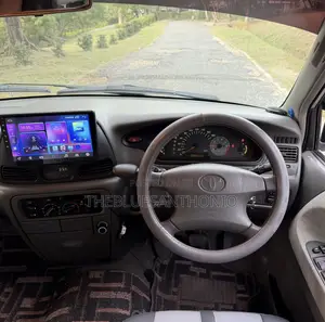Toyota Noah 2.0 AWD (8 Seater) 2002 Silver