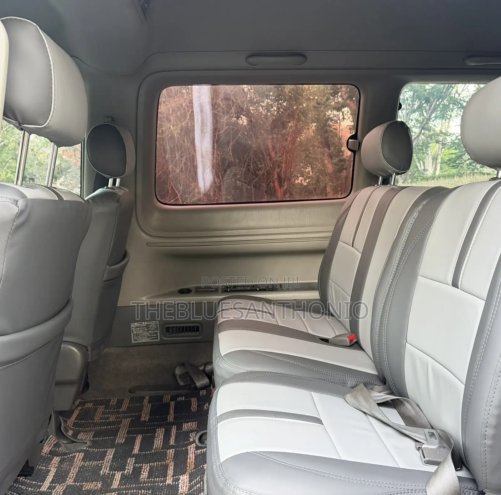 Toyota Noah 2.0 AWD (8 Seater) 2002 Silver