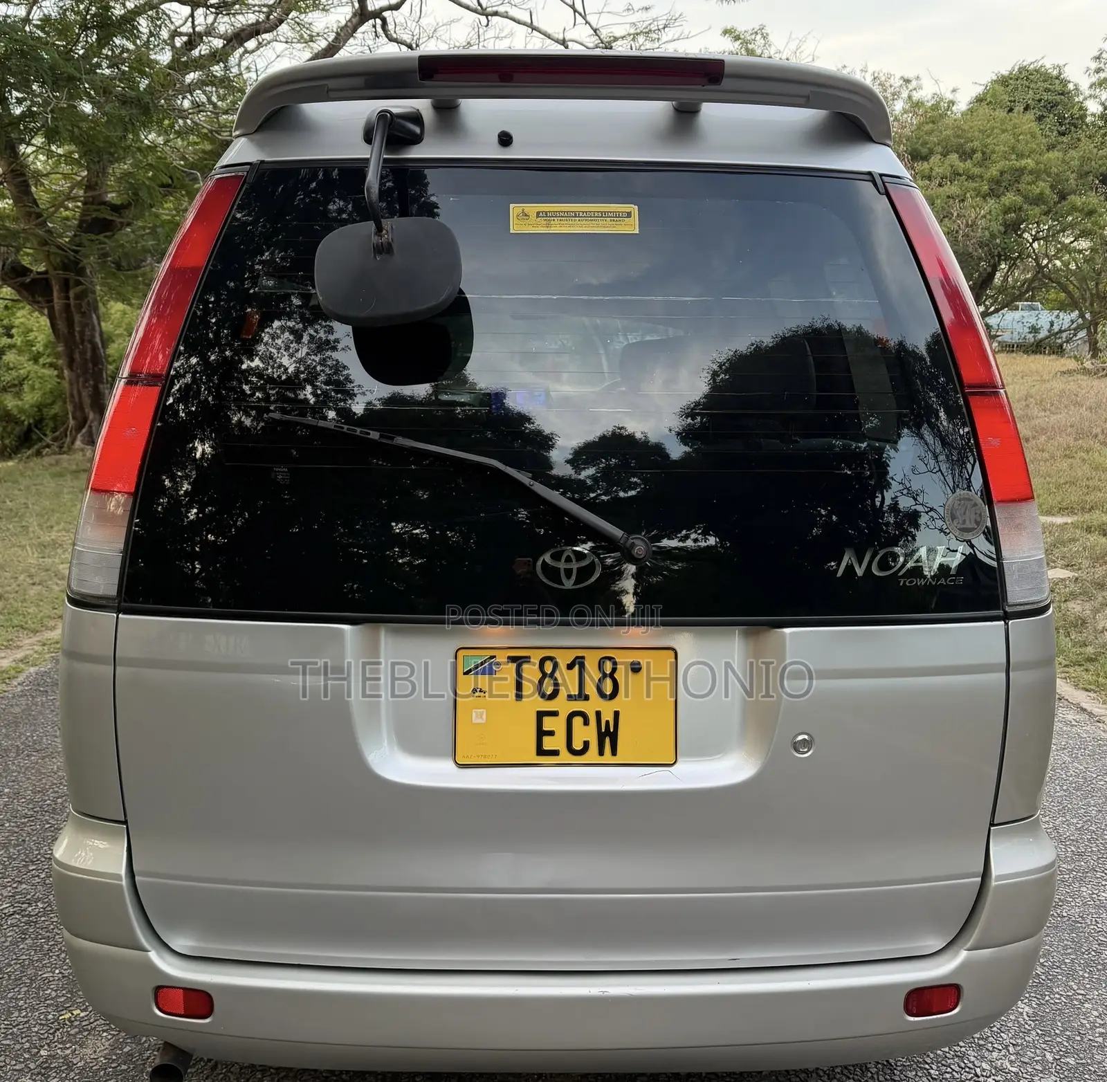 Toyota Noah 2.0 AWD (8 Seater) 2002 Silver