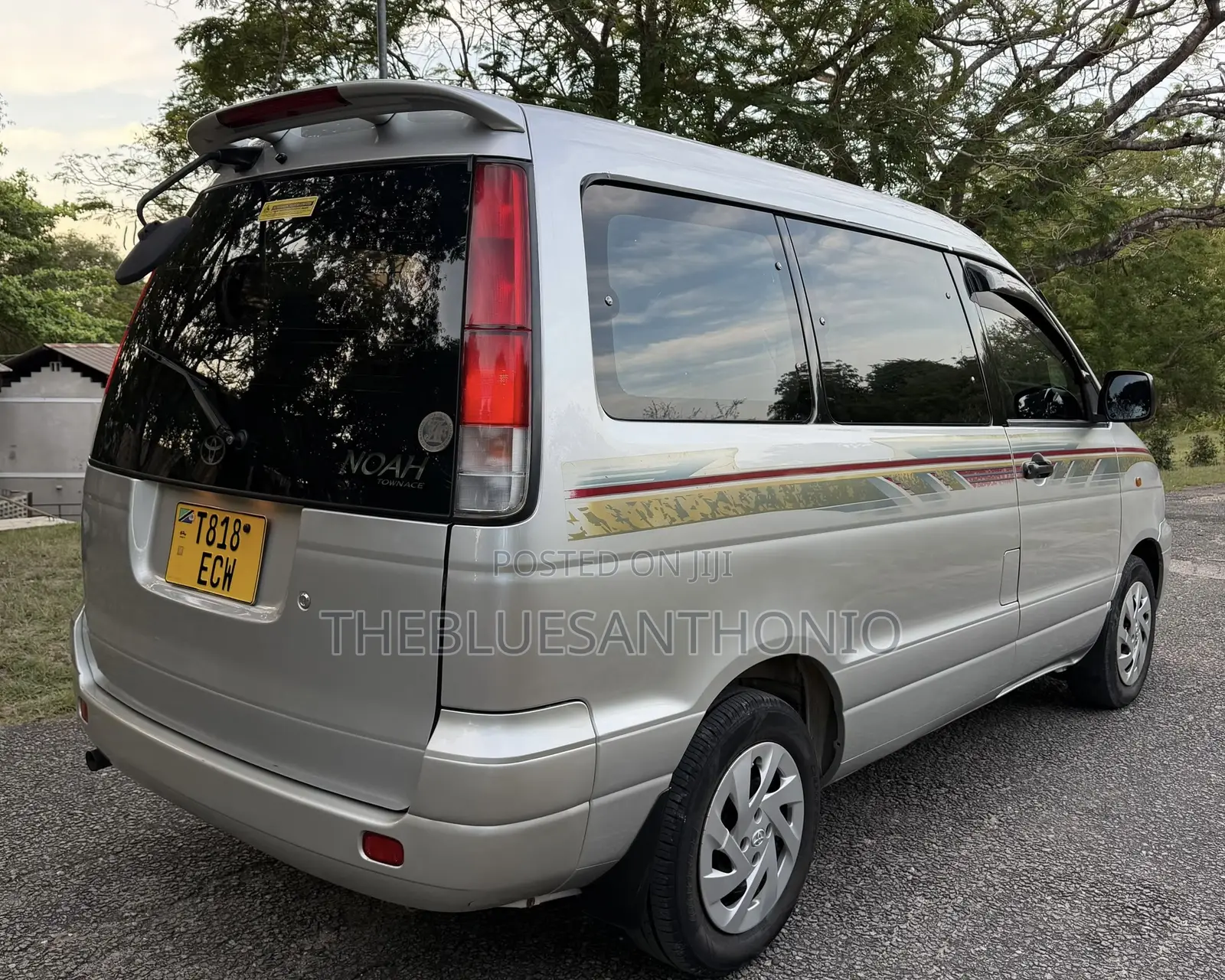 Toyota Noah 2.0 AWD (8 Seater) 2002 Silver