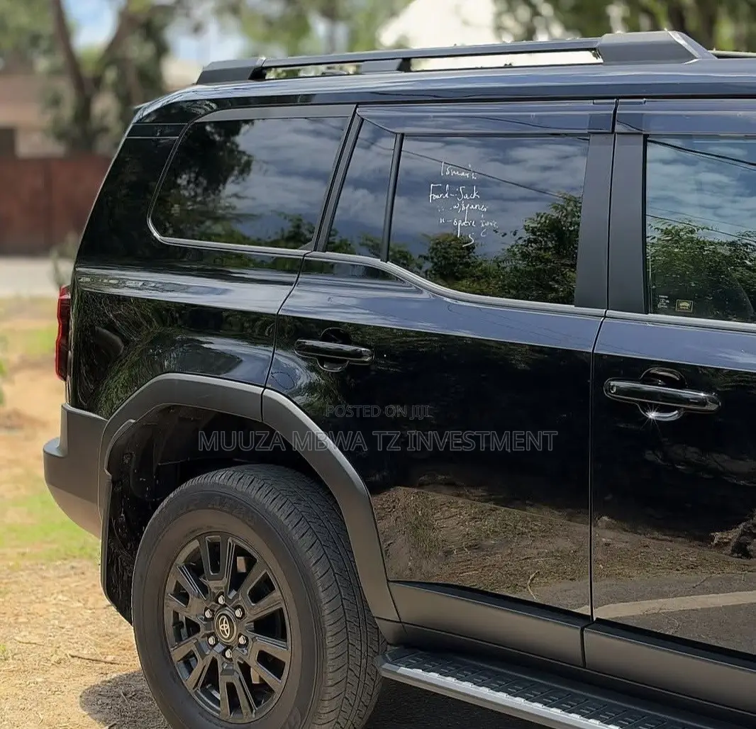New Toyota Land Cruiser Prado 2.7 2024 Black