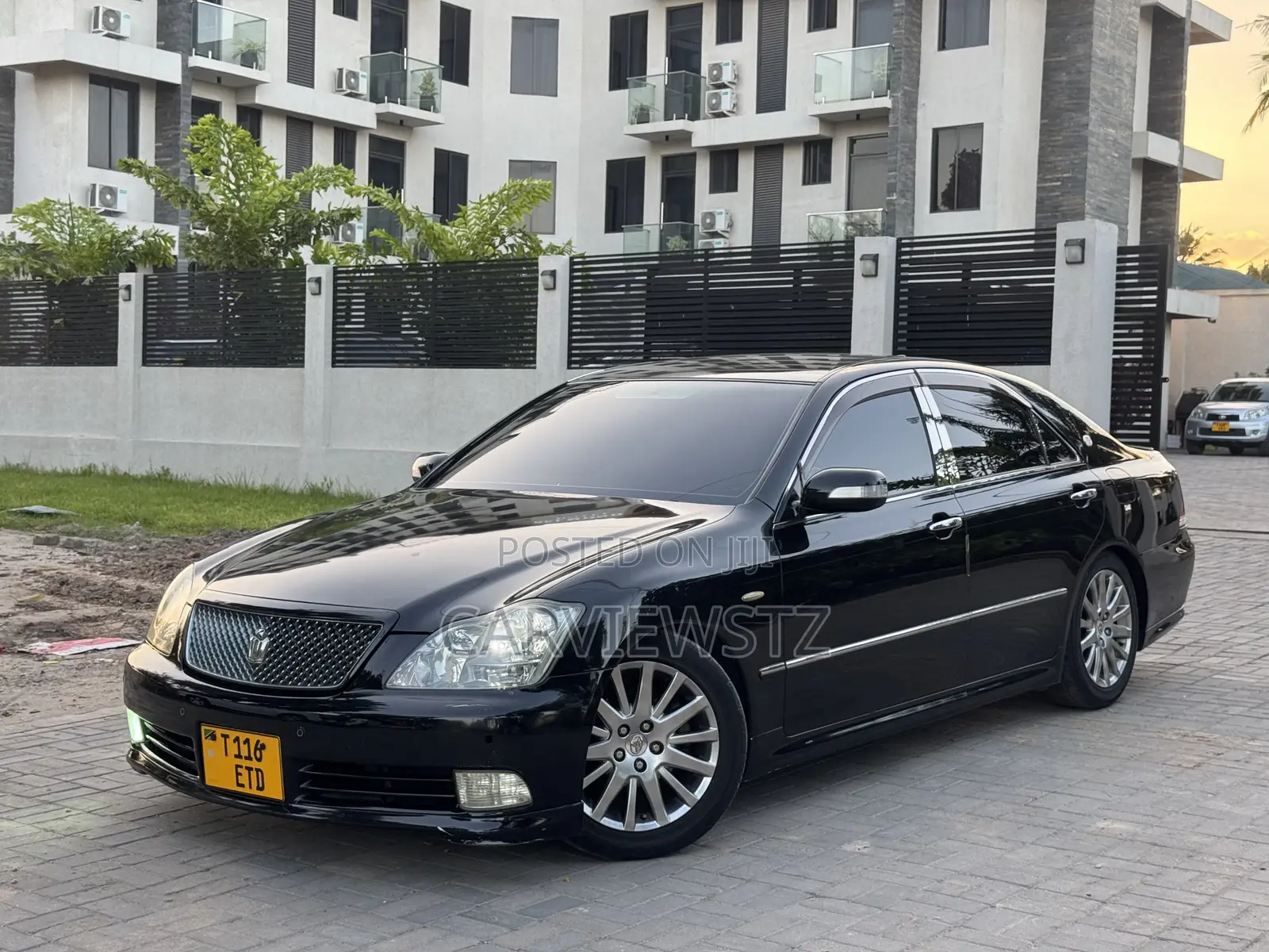 Toyota Crown 2004 Black