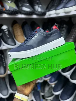 Bland Tommy Quality Shoes