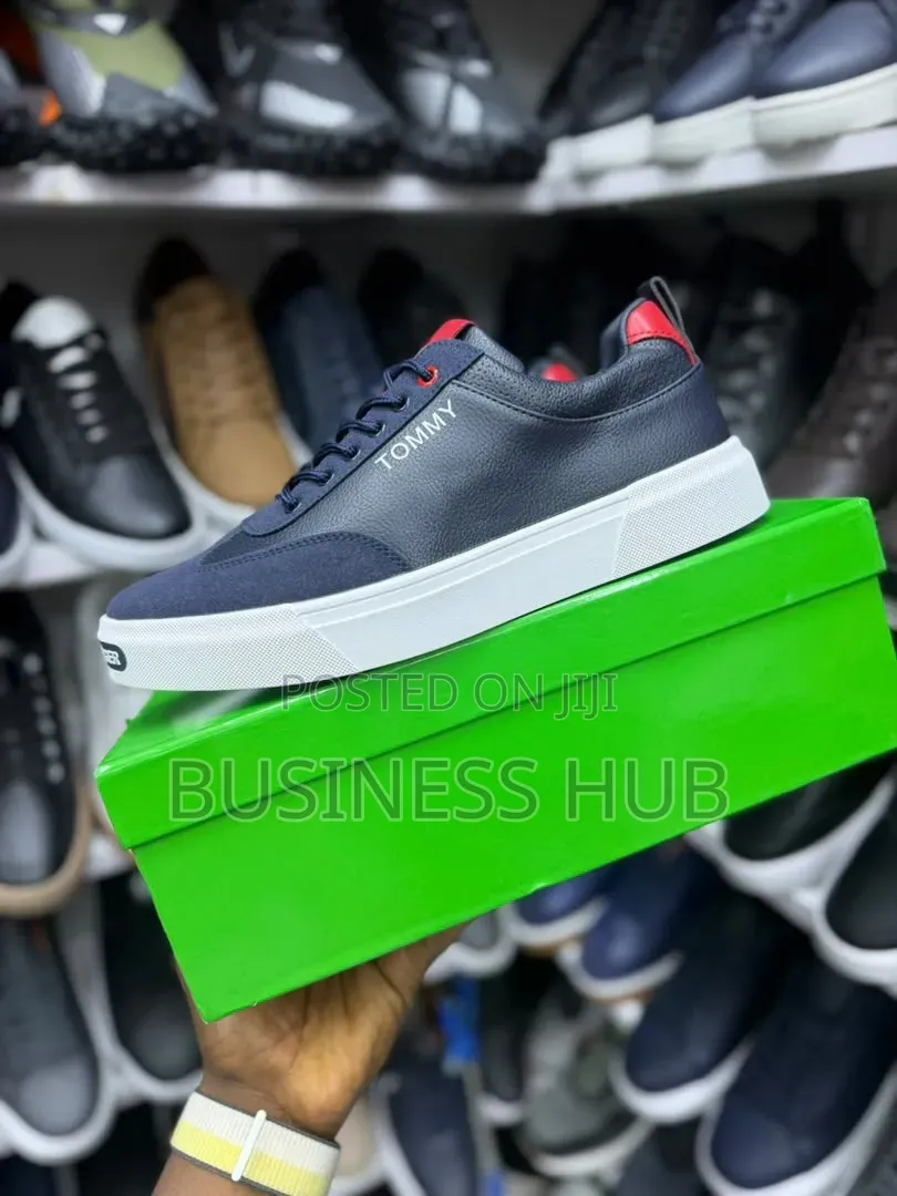 Bland Tommy Quality Shoes