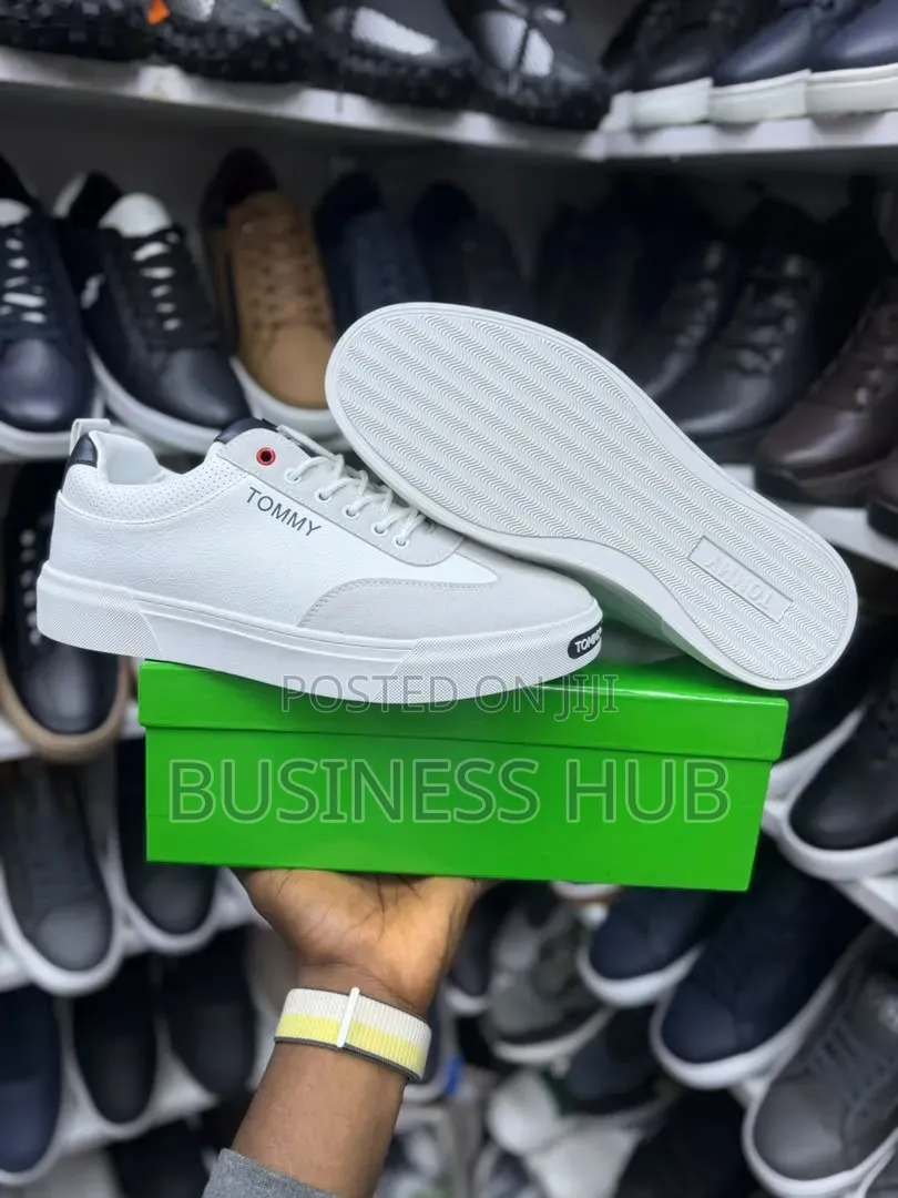 Bland Tommy Quality Shoes
