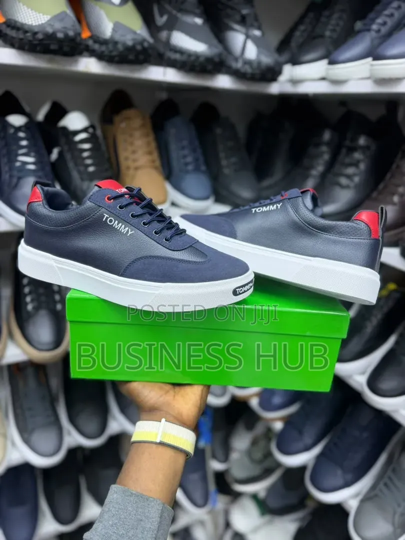 Bland Tommy Quality Shoes