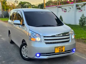 Toyota Noah 2008 Silver