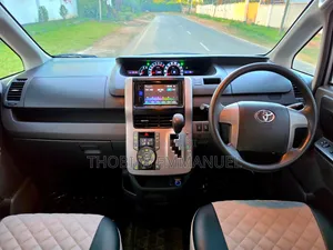 Toyota Noah 2008 Silver