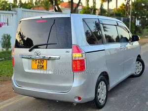 Toyota Noah 2008 Silver