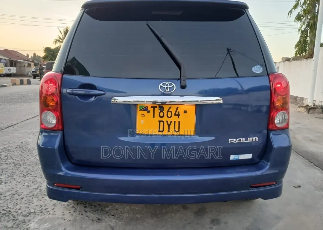 Toyota Raum 2005 Blue