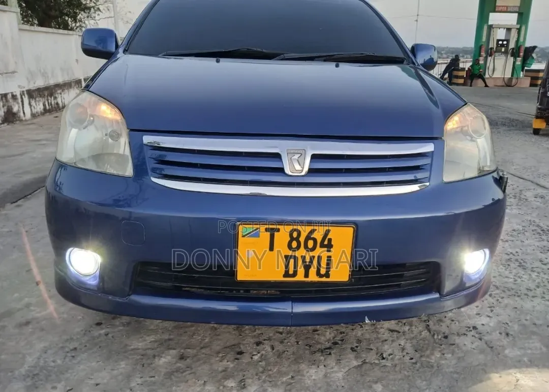 Toyota Raum 2005 Blue