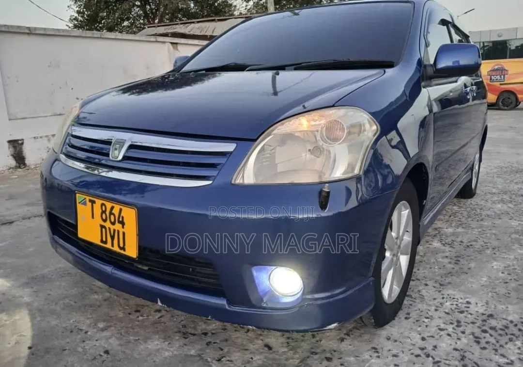 Toyota Raum 2005 Blue