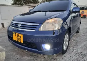 Toyota Raum 2005 Blue
